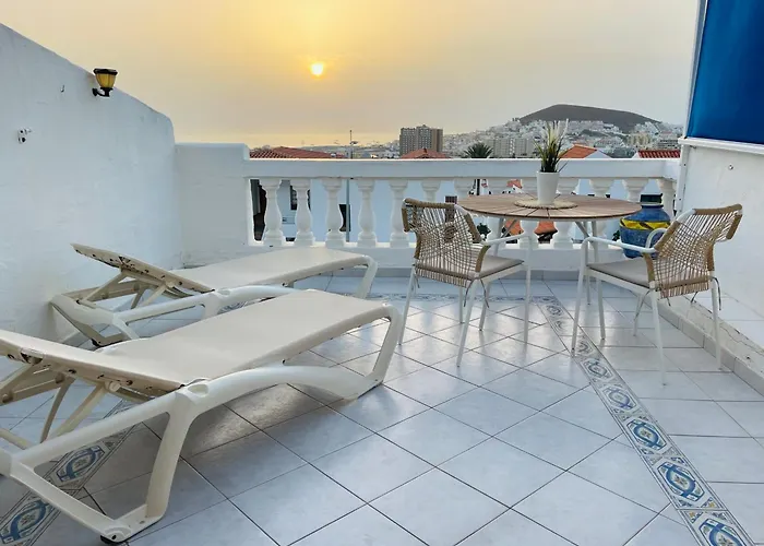 Seaview Port Royal, Los Cristianos, Heated Pool, Wifi